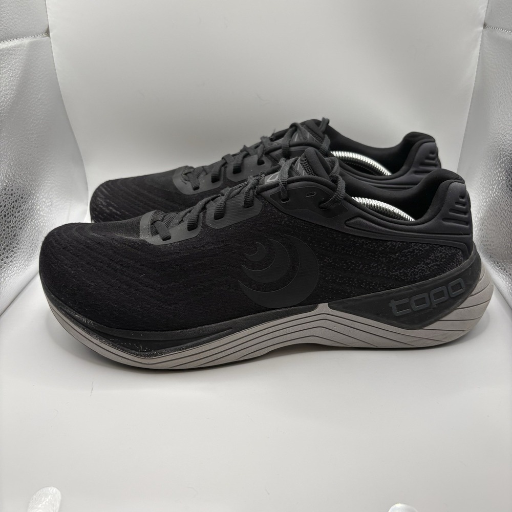 Topo Athletic Ultrafly 5 Men's Size 12 Black/charcoal Running Shoes Sneakers